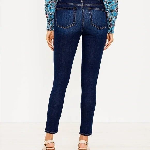 NWT Loft By Ann Taylor Curvy Skinny Jeans Classic Dark Indigo Wash Size 27/4 - Picture 2 of 11